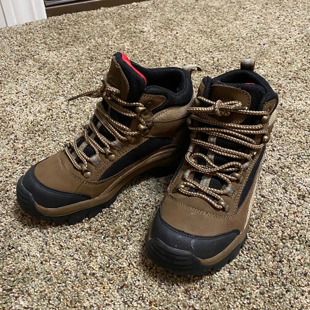 Beaver Creek Women’s Hiking Boots